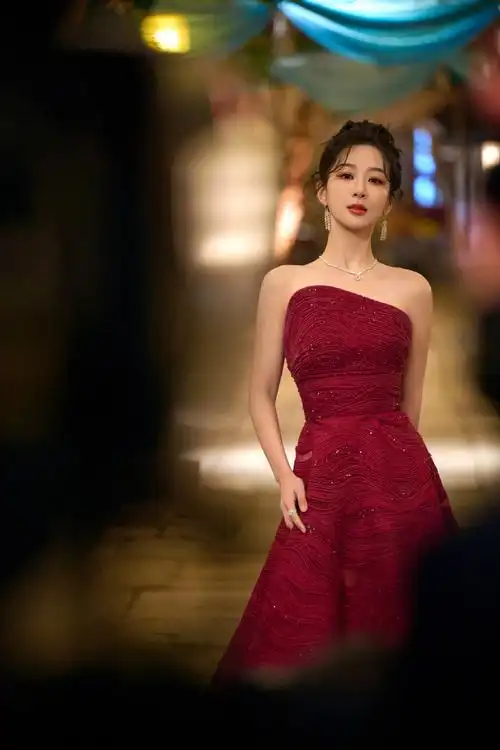 杨紫确认参加湖南卫视跨年演唱会##杨紫参加湖南卫视跨年演唱