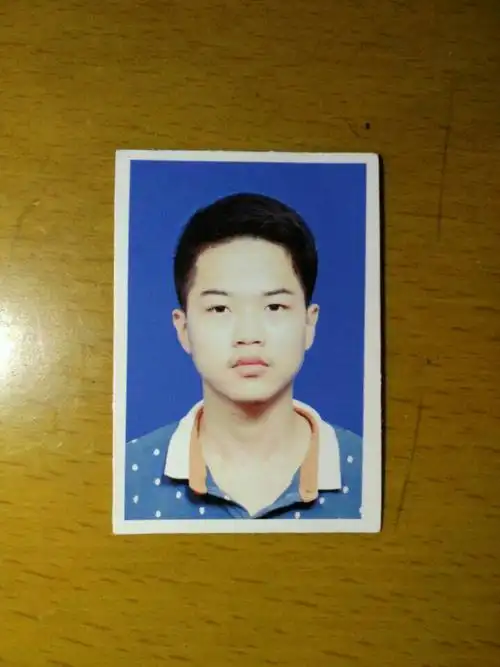 求大神p成1寸红底照,下午就要的电子照片