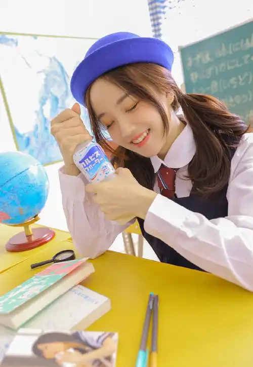 校园制服美女教室性感诱惑写真