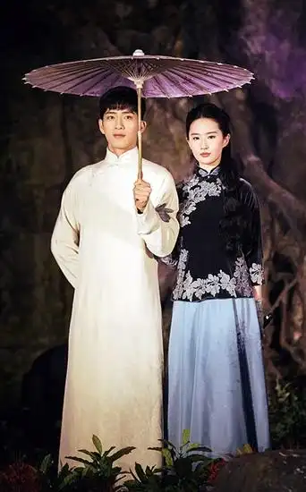 刘亦菲井柏然共绘彼岸花