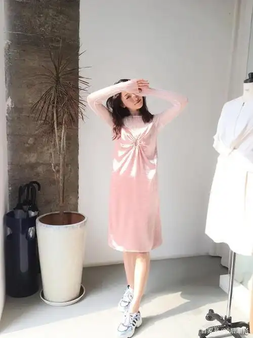 姜贞羽为学舞身体卷成"畸形",穿牛奶袜暴露腿型!是真实的吗