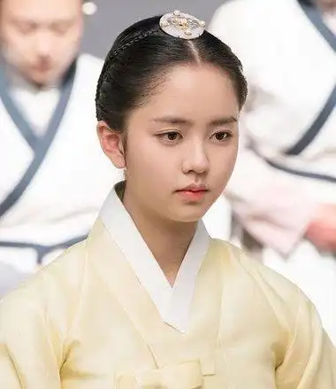 金所炫演古装剧发型 韩国古装剧也走精简风