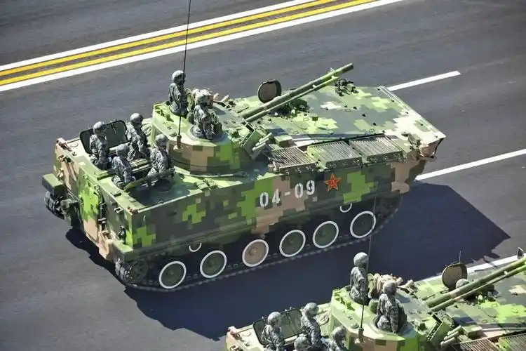 从1996年到2020年,这24年间,我国陆军装备有多大的进步?