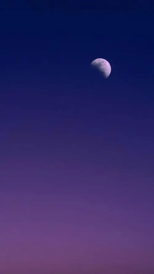 夜晚蓝紫色星空壁纸