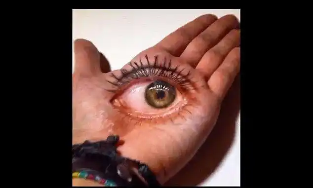 栩栩如生!法国一艺术家在手掌上做3d绘画