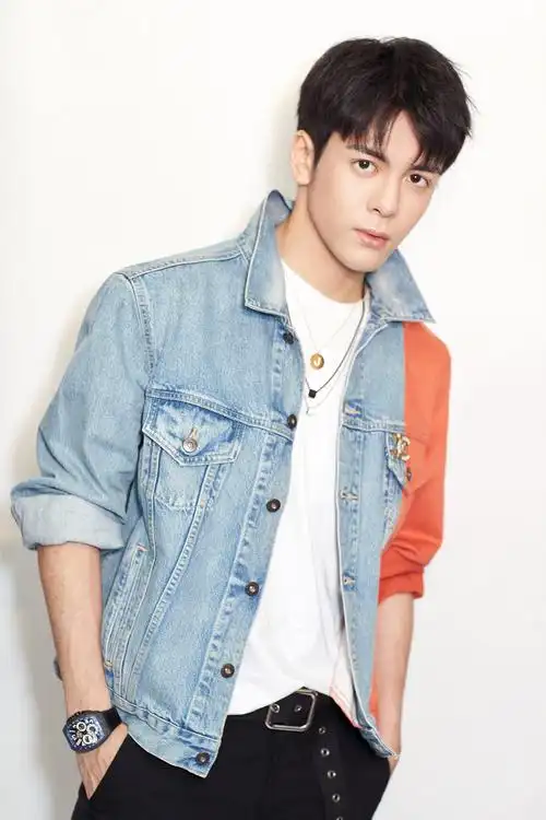 p>曾舜晞 i>(joseph) /i>,原名曾威航,1996年10月9日出生于广东省