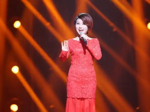 国家一级演员,煤矿文工团当家花旦歌手春天的新歌《想爱就要勇敢爱》