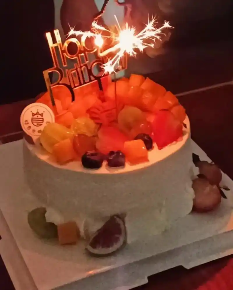 成年人的生日真的不想提起;不说生日快乐那就祝自己无坚不摧,时光匆匆