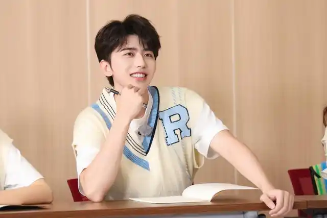 后以nine percent一员出道,组合在2020年解散后,蔡徐坤继续以个人姿态