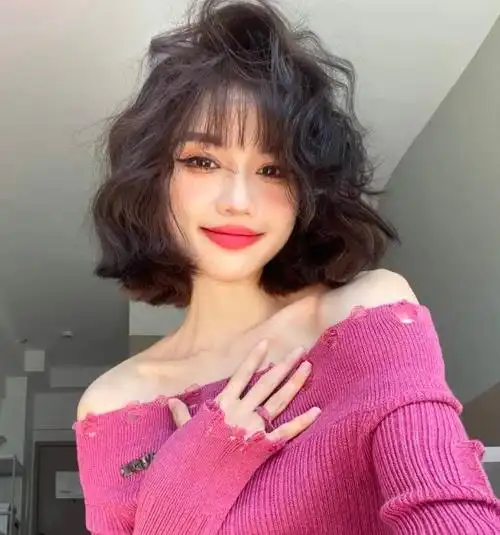 时尚蓬松中短卷发 复古显发量不挑人_女生卷发 - 美发站
