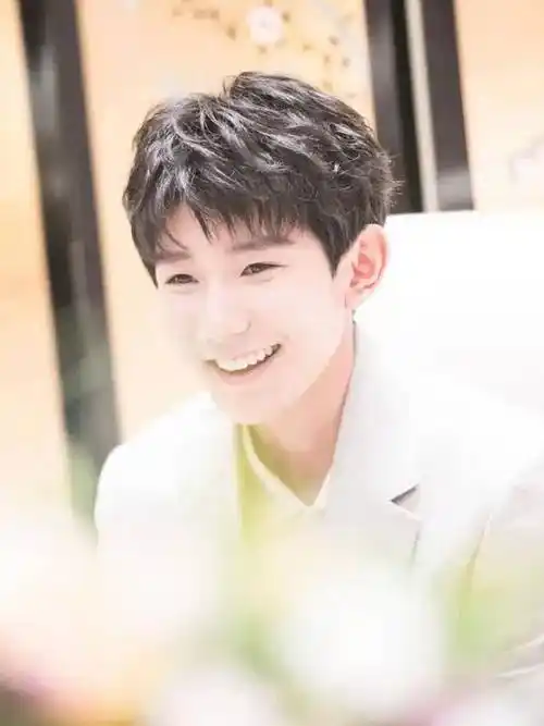 2023年最后一夜:王俊凯王源真唱翻车,但好歹是真唱!_网络_图片_音乐