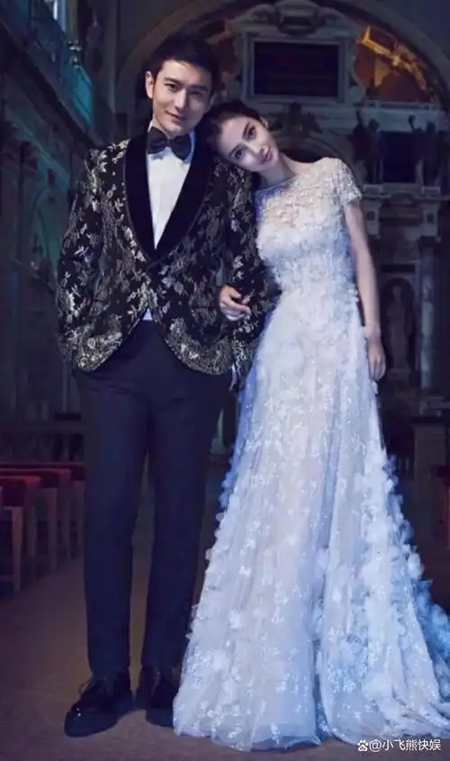 黄晓明杨颖带娃游玩迪士尼,全程陪孩子没聊太多,叶柯全程跟踪