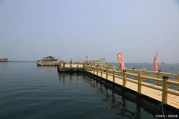 长荡湖水街,位于江苏省常州市,是一座充满江南水乡风情的地方.