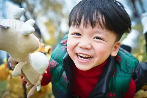 孩子们的微笑,是给大人们最好的礼物