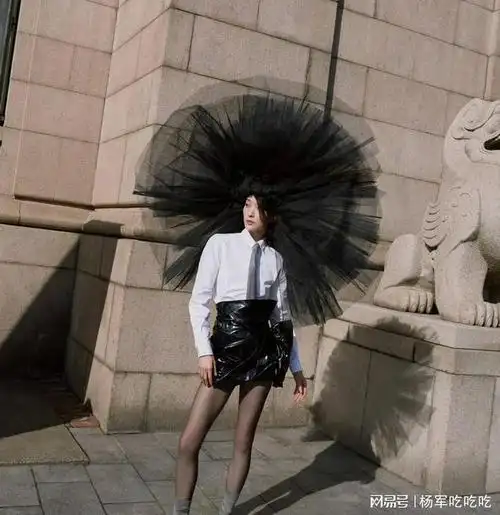 长大腿敞开性感又诱惑|西装|半裙|黑丝|身材比例|杜鹃(模特儿)_网易