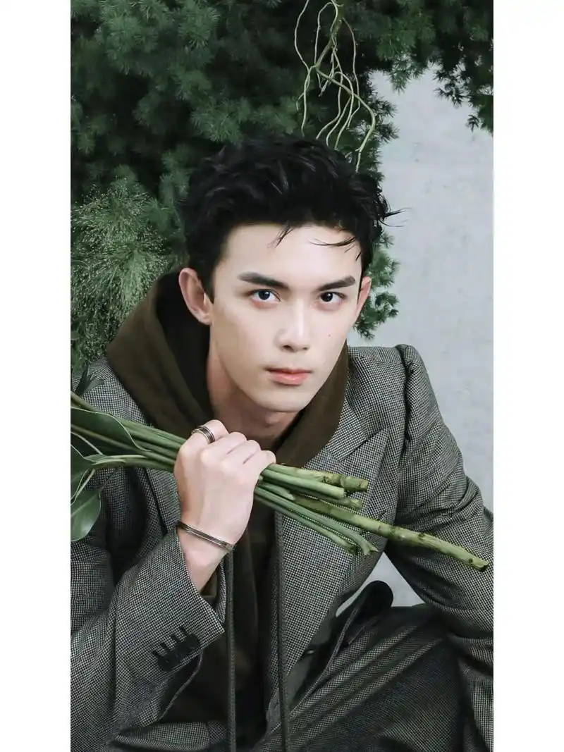 头像壁纸 | 「中国神颜」内娱男明星合集1 本期收录:吴磊,井柏然,朱