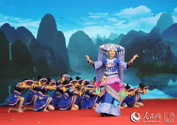 民族歌舞迎客来 广西举办民族文化汇演活动