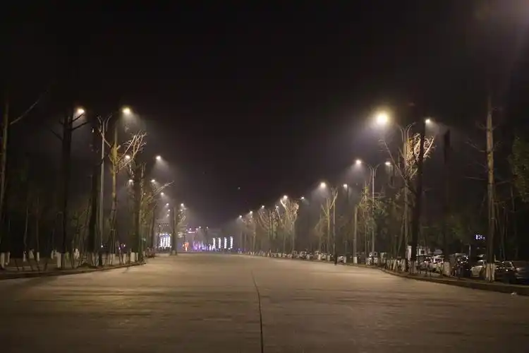 色温人工智能灯具实施城市夜景亮化联动城市路灯照明品质提升工程案例