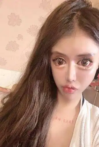 网红13岁起整容100次去赖冠霖公司面试网友你的才艺是吓人