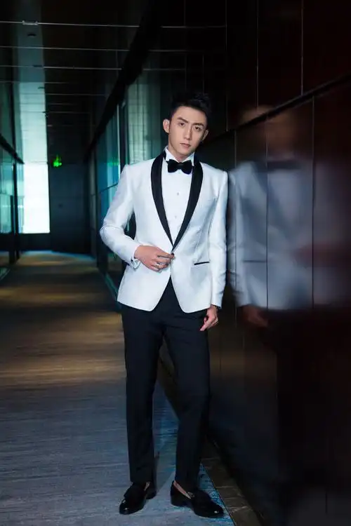 简介:黄景瑜白色西装写真图片,分享一组黄景瑜图片给大家,图中的明星