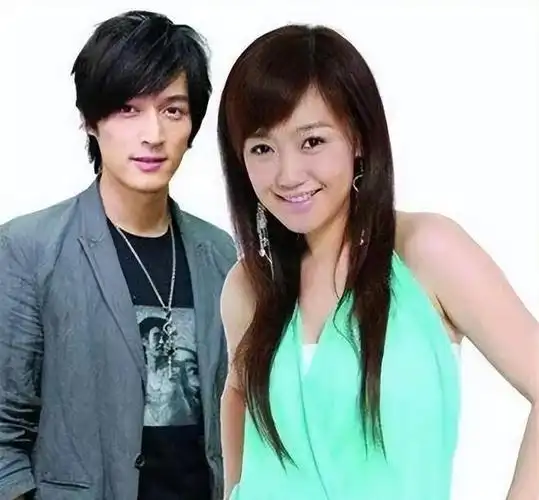 然后呢,胡歌的绯闻女友杨幂和刘诗诗,哎,那也是让人磕到不行的cp啊.