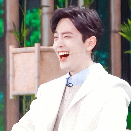 肖战那些让人心动的瞬间,笑容好有感染力