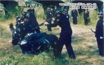枪毙死刑犯现场照揭秘中国死刑执行全过程组图