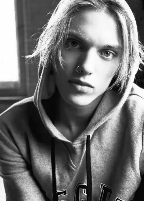 jamie campbell bower-杰米·坎贝尔·鲍尔