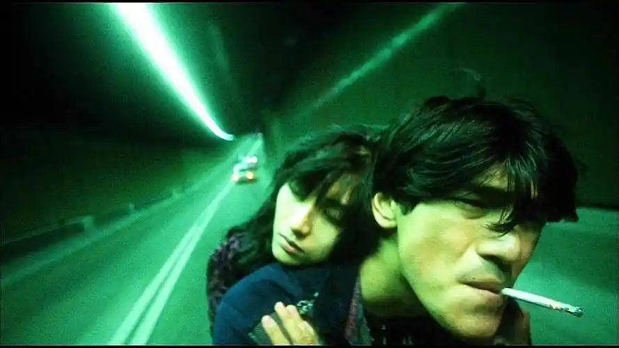 王家卫《堕落天使》经典献映 重温26年前金城武帅样_电影