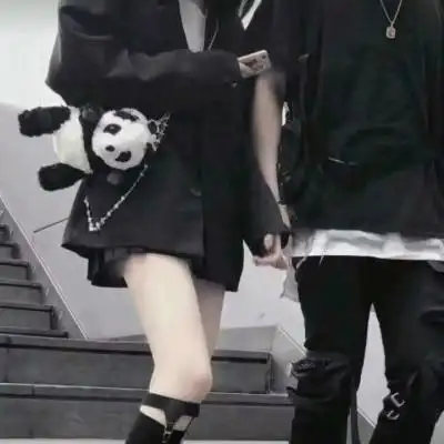 玩网优质部位情头 真人下半身的一对两张,情侣头像图片-回车桌面