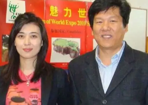 长得漂亮耐看悄悄嫁给亿万丑老公无人打扰如今40岁还没生孩子