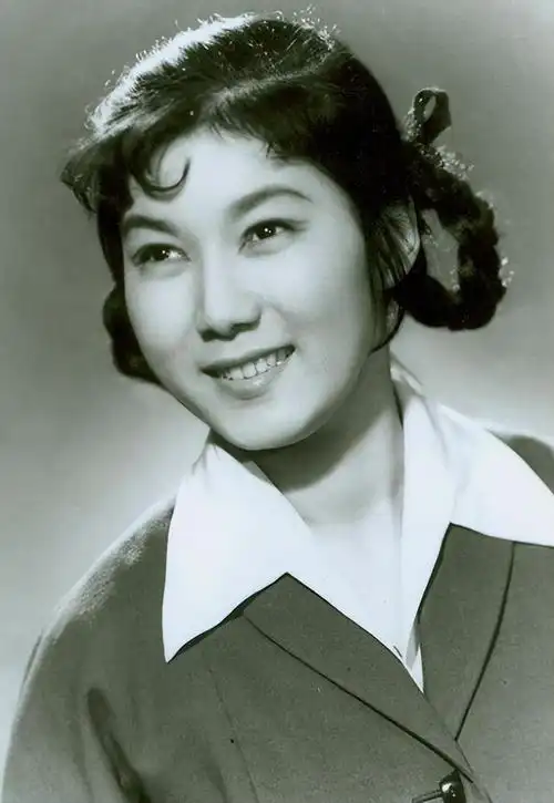 张少华就不一样了,她俩的待遇一对比就是天上跟地下,差距极大.