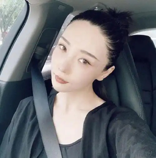 高晓松31岁前妻近照20岁生女后被抛弃如今女神范十足身价过亿