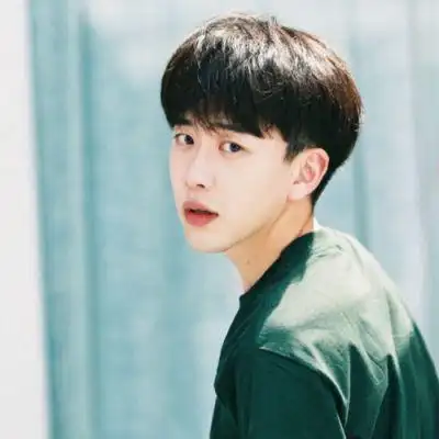 阳光少年帅气男生头像图片大全-高清头像