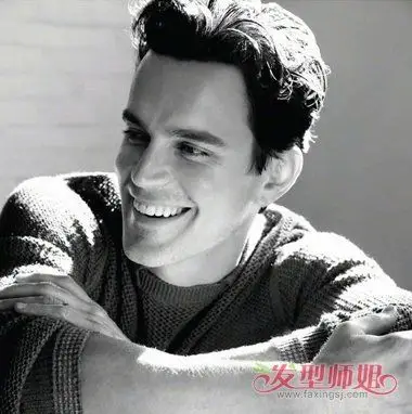 男士背头小卷烫发发型男式背头烫发发型图片2