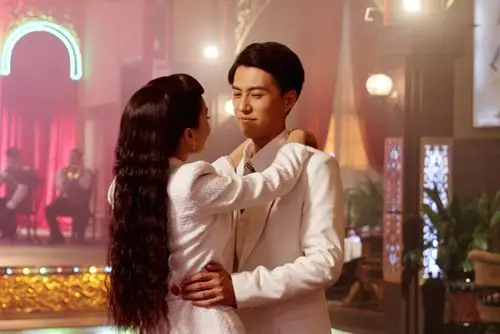 靳东周扬棋逢对手 《秘杀名单》上演纠结恋