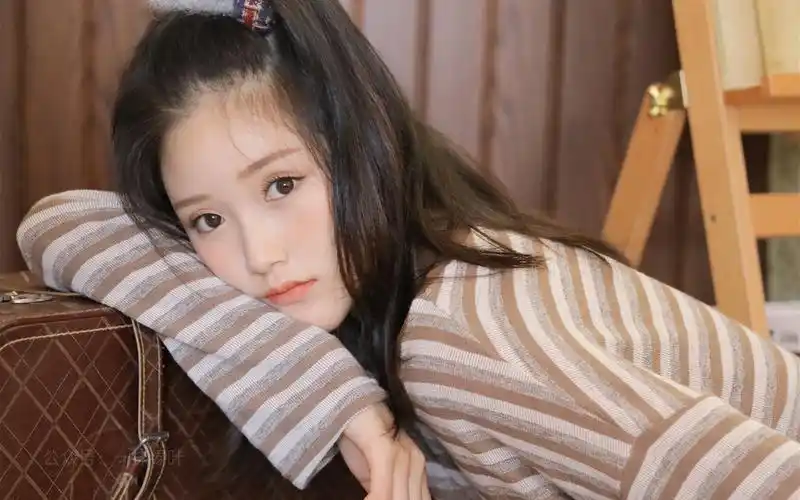 美术生美女壁纸