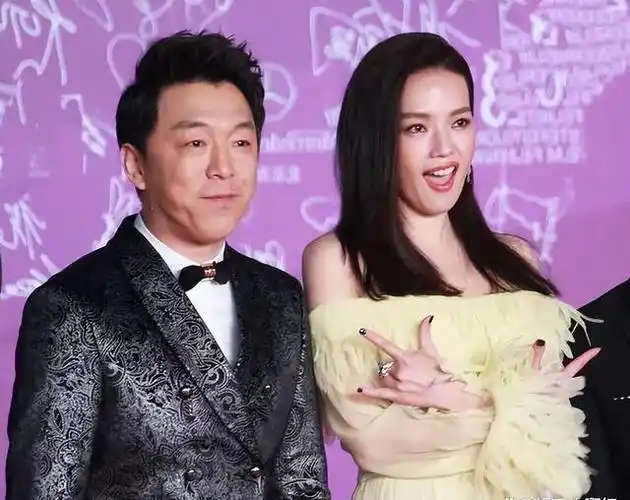 演员黄渤:平凡妻子是"掌心宝",成名后甩掉原配妻可没他份儿