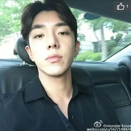 请问这个似乎是韩国的男生是谁?总在微博上看到.