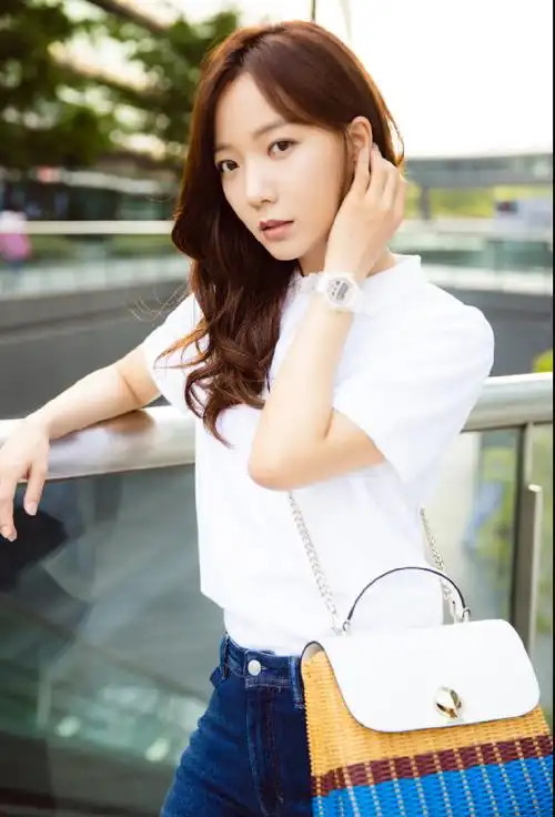 王珞丹长发好看还是短发好看(显温柔只需改变发型,这才十八岁) - 美文