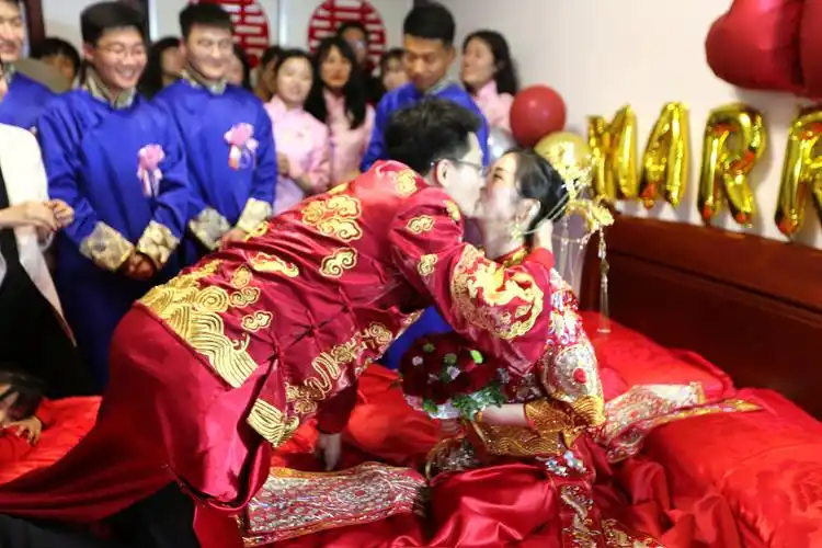 祝新娘杨静,新朗刘志晖今日结婚大喜!