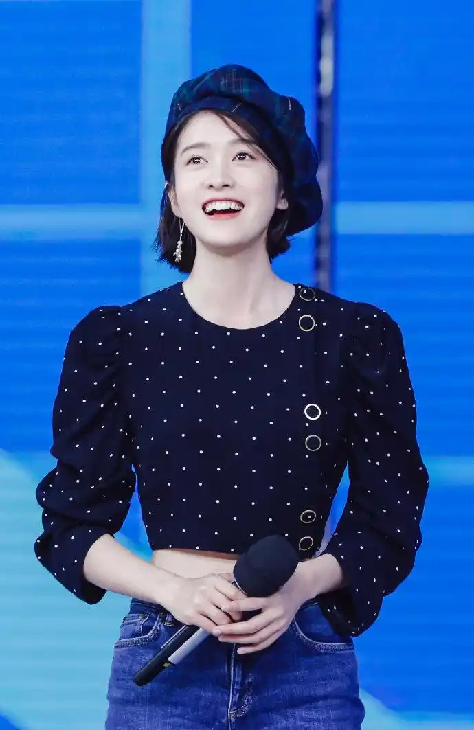 张雪迎丨百变小迎来啦~登上快乐大本营的@张雪迎sophie佩戴devil