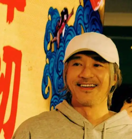 为周星驰鞍前马后10年,分手后又追债8年,于文凤究竟是为何故_上市公司