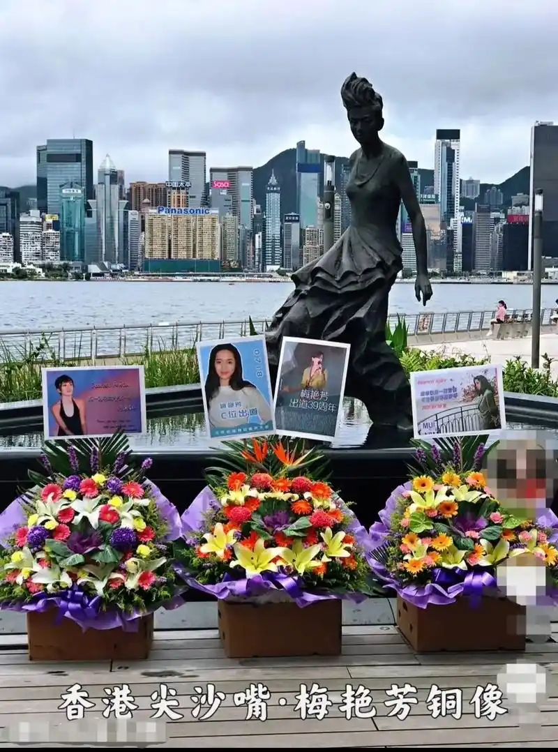 香港尖沙嘴梅艳芳铜像