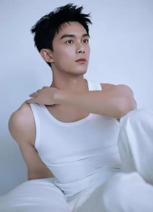 说到吴磊的骨相,真的是让人羡慕不已!