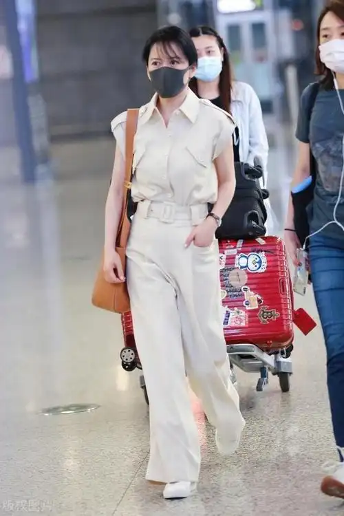 一周明星机场街拍大盘点,到底谁的穿搭更好看?