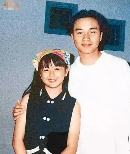 35岁tvb女星唐宁离婚 曾穷到当服务员洗男厕