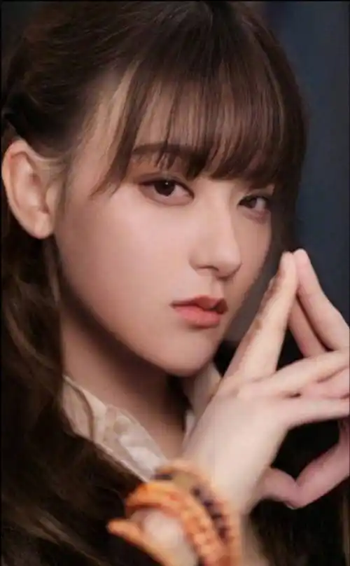 黄子韬微博发自己女装照片,称终于找到自己想娶的意中人_样子_iu_男子