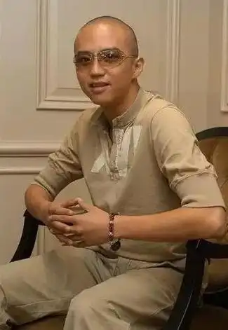 男明星光头照大比拼,贾乃亮,李晨都没认出来!