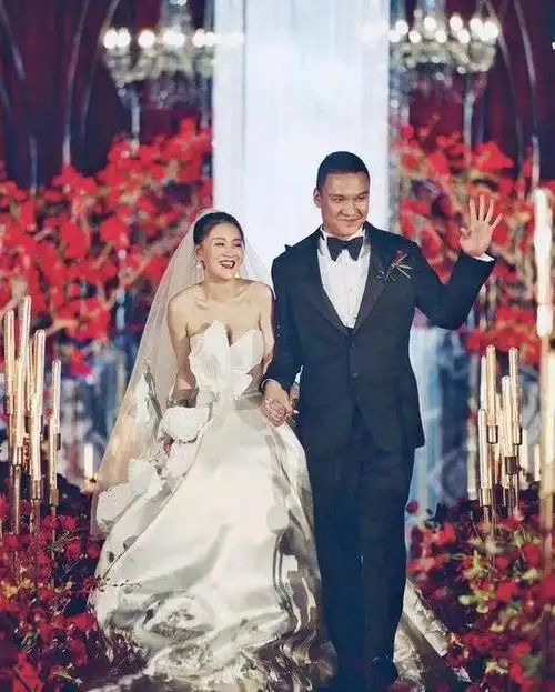 李嘉格:好声音输给张碧晨,却嫁给爱奇艺总裁,如今境遇大相径庭